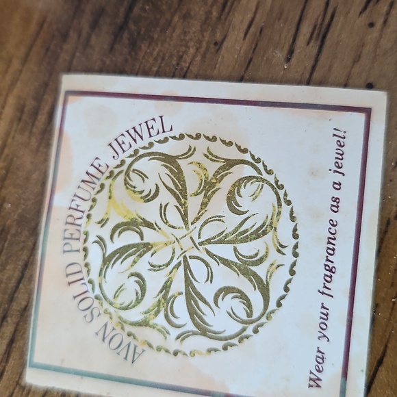 Vintage Avon Cameo Solid Perfume Compact - Picture 8 of 9